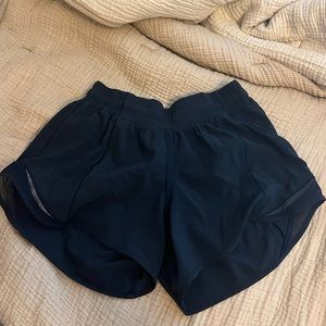 Lululemon Hotty Hot Lined Short 4”